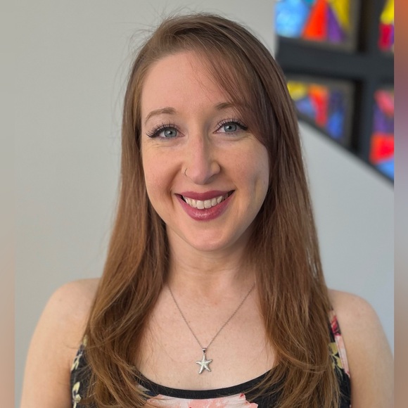 Meet your Posher, Jessica - Picture 2 of 3